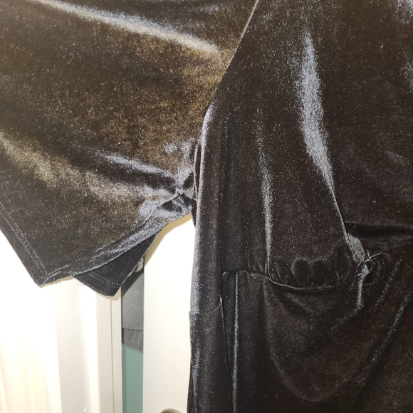 Knox Rose Black Velvet Flutter Sleeve Tie Front Top - Picture 4 of 6